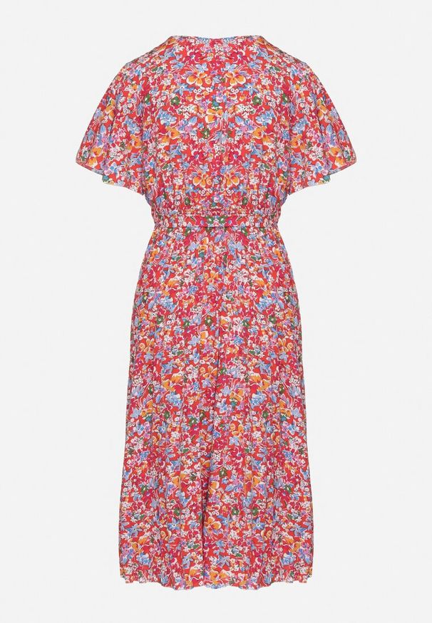 Born2be - Czerwona Rozkloszowana Sukienka w Kwiaty z Kopertowym Dekoltem Plisowana Lanasira. Kolor: czerwony. Wzór: kwiaty. Typ sukienki: kopertowe