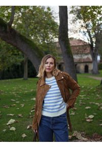 Reserved - Sweter w paski - wielobarwny. Materiał: dzianina. Długość: krótkie. Wzór: paski #1