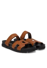 Guess Klapki FLJFAS ELE03 Brązowy jasny. Kolor: brązowy. Materiał: skóra #4
