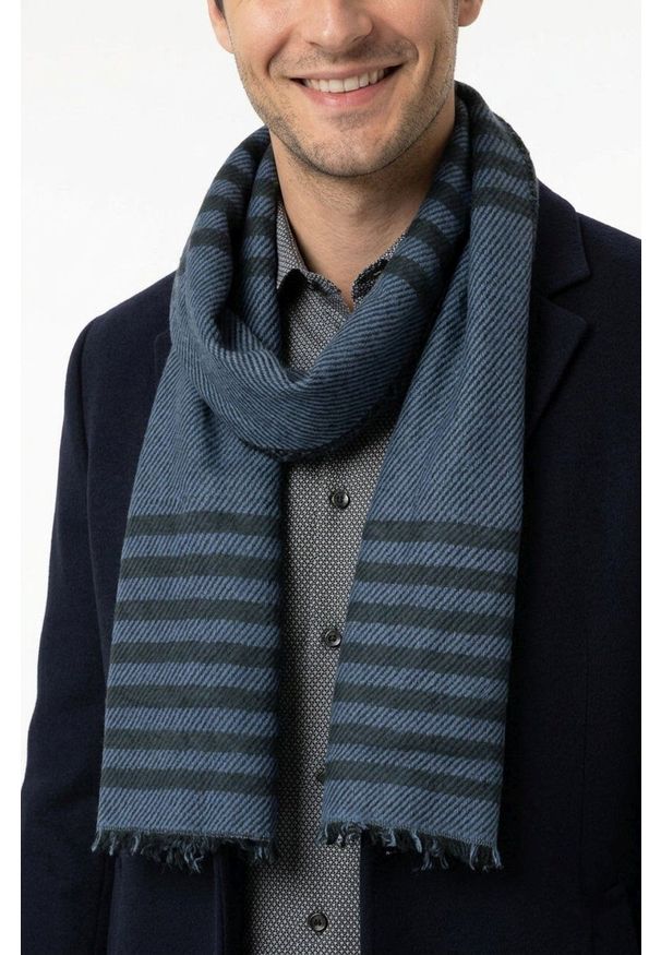 Lekki Szalik Wiosenno-Jesienny - Teer - Niebieski w Pasy. Okazja: na spacer. Kolor: niebieski. Materiał: poliester, wiskoza. Wzór: prążki, paski. Sezon: wiosna, jesień. Styl: elegancki