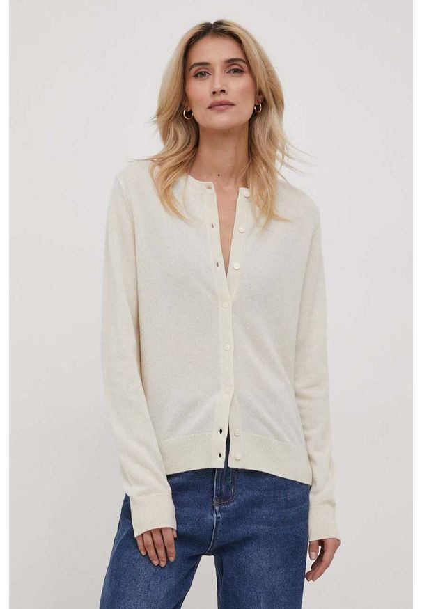 United Colors of Benetton sweter kaszmirowy kolor beżowy lekki. Okazja: na co dzień. Kolor: beżowy. Materiał: kaszmir. Wzór: gładki. Styl: casual