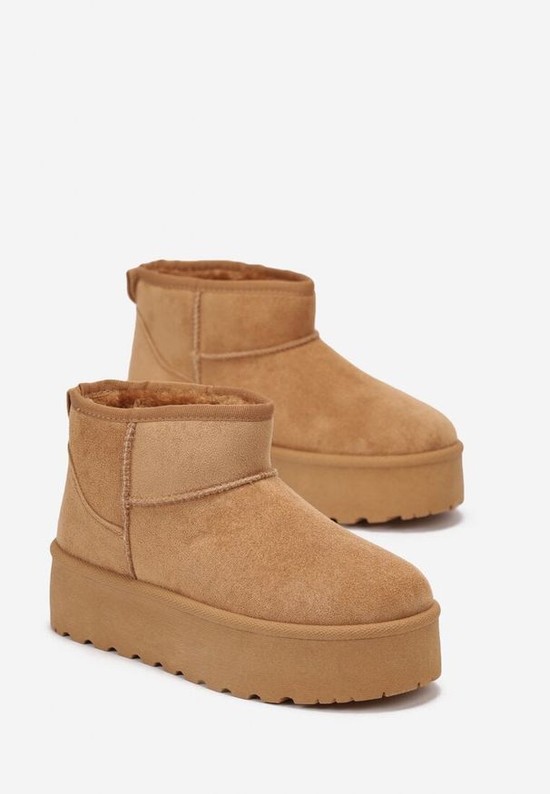 Renee - Brązowe Krótkie Śniegowce na Platformie Elenith. Okazja: na co dzień. Kolor: brązowy. Materiał: futro. Sezon: zima. Obcas: na platformie. Styl: casual