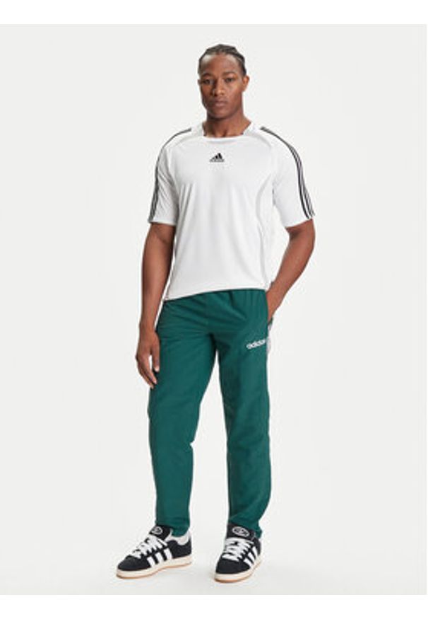 Adidas - adidas T-Shirt Teamgeist adicolor JW5874 Biały Loose Fit. Kolor: biały. Materiał: syntetyk
