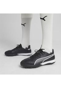 Buty do chodzenia męskie Puma King Pro TT. Zapięcie: sznurówki. Kolor: biały, wielokolorowy. Materiał: materiał, syntetyk. Szerokość cholewki: normalna. Sport: turystyka piesza