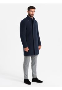 Ombre Clothing - Płaszcz męski z asymetrycznym zapięciem i wysokim kołnierzem – granatowy V3 - Rozmiar: XL. Okazja: na co dzień. Typ kołnierza: kołnierzyk stójkowy. Kolor: niebieski. Materiał: wiskoza, poliester, materiał, syntetyk, włókno. Długość: długie. Wzór: aplikacja, jednolity. Styl: wizytowy, casual, elegancki #3
