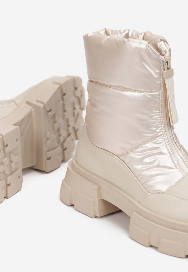 Born2be - Beżowe Śniegowce na Grubej Podeszwie Bishi. Okazja: na co dzień. Kolor: beżowy. Materiał: jeans. Sezon: zima. Obcas: na obcasie. Styl: casual, elegancki, klasyczny, wizytowy. Wysokość obcasa: średni