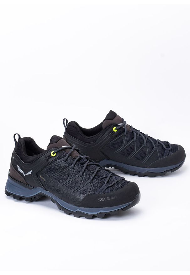 Salewa - Buty trekkingowe męskie czarne SALEWA MS MTN TRAINER LITE GTX. Okazja: na spacer. Zapięcie: sznurówki. Kolor: czarny. Materiał: nylon, zamsz, skóra, guma. Szerokość cholewki: normalna. Sport: turystyka piesza