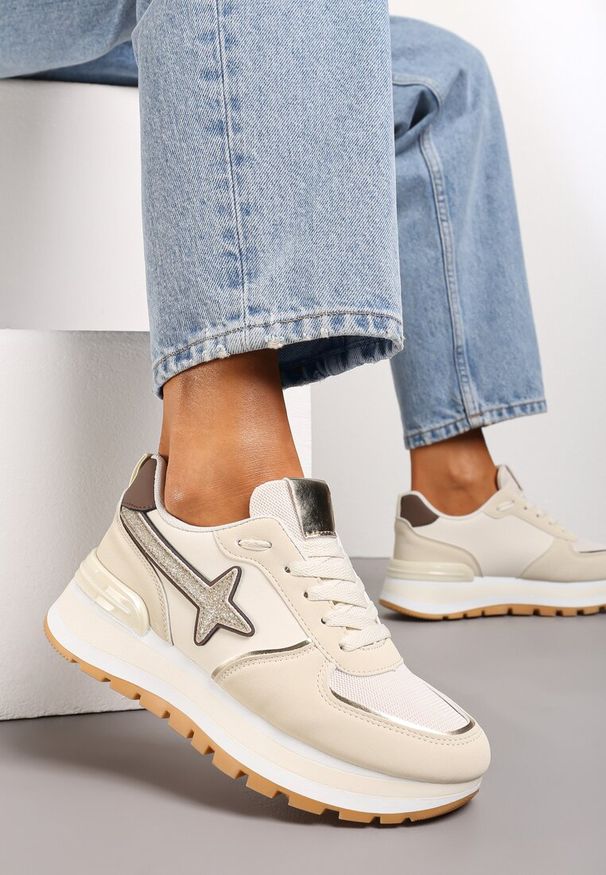 Born2be - Beżowe Sneakersy na Grubej Podeszwie przed Kostkę Sermione. Wysokość cholewki: przed kostkę. Nosek buta: okrągły. Zapięcie: sznurówki. Kolor: beżowy. Materiał: materiał. Obcas: na obcasie. Wysokość obcasa: niski