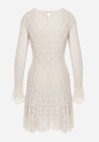 Renee - Beżowa Sukienka z Koronki Ozdobiona Rozkloszowanymi Rękawami Cinalata. Kolor: beżowy. Materiał: koronka. Wzór: aplikacja, koronka. Typ sukienki: rozkloszowane. Styl: elegancki, klasyczny #5