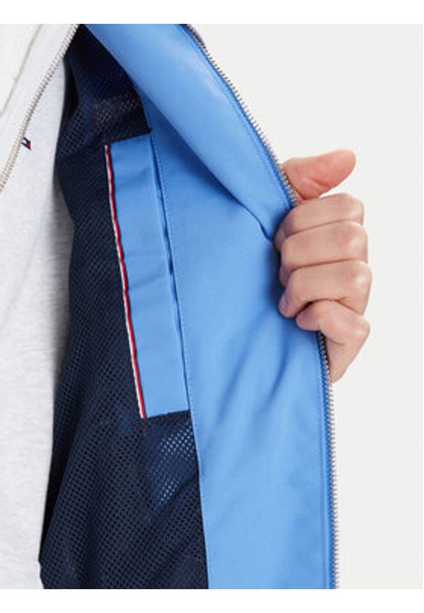 Tommy Jeans Kurtka przejściowa Essential DM0DM22720 Niebieski Regular Fit. Kolor: niebieski. Materiał: syntetyk