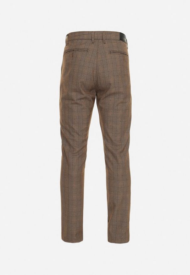 Born2be - Ciemnobeżowe Materiałowe Spodnie w Kratę z Kieszeniami Wera. Okazja: na co dzień. Kolor: beżowy. Materiał: materiał. Styl: casual, klasyczny