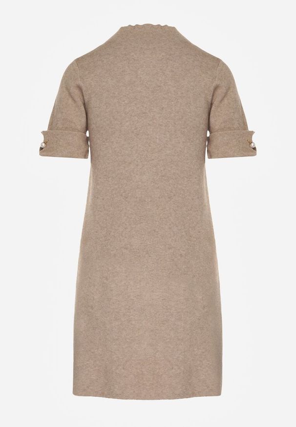 Born2be - Beżowa Sweterkowa Sukienka Trapezowa Ozdobiona Aplikacjami i Perełkami Iletusa. Okazja: na co dzień, do pracy. Kolor: beżowy. Wzór: aplikacja. Typ sukienki: trapezowe. Styl: klasyczny, casual, elegancki. Długość: midi