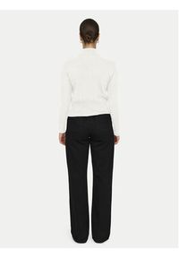 only - ONLY Sweter Alba 15332081 Biały Regular Fit. Kolor: biały. Materiał: syntetyk