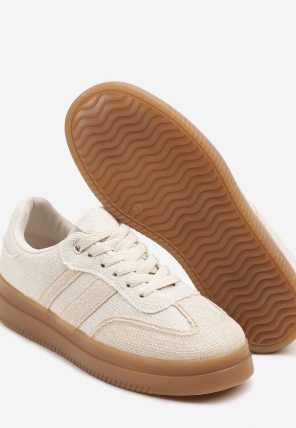 Renee - Beżowe Sneakersy Tenisówki Ozdobione Paskami Falaviela. Okazja: na co dzień. Zapięcie: pasek. Kolor: beżowy. Materiał: jeans, materiał, skóra. Wzór: aplikacja