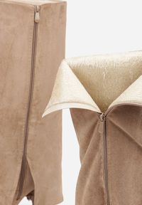 Born2be - Ciemnobeżowe Kozaki na Słupku z Wywiniętą Cholewką z Frędzlami Linadela. Okazja: do pracy, na co dzień, na spotkanie biznesowe. Kolor: beżowy. Materiał: satyna, jeans. Szerokość cholewki: normalna. Obcas: na słupku. Styl: klasyczny, casual, elegancki, biznesowy #5