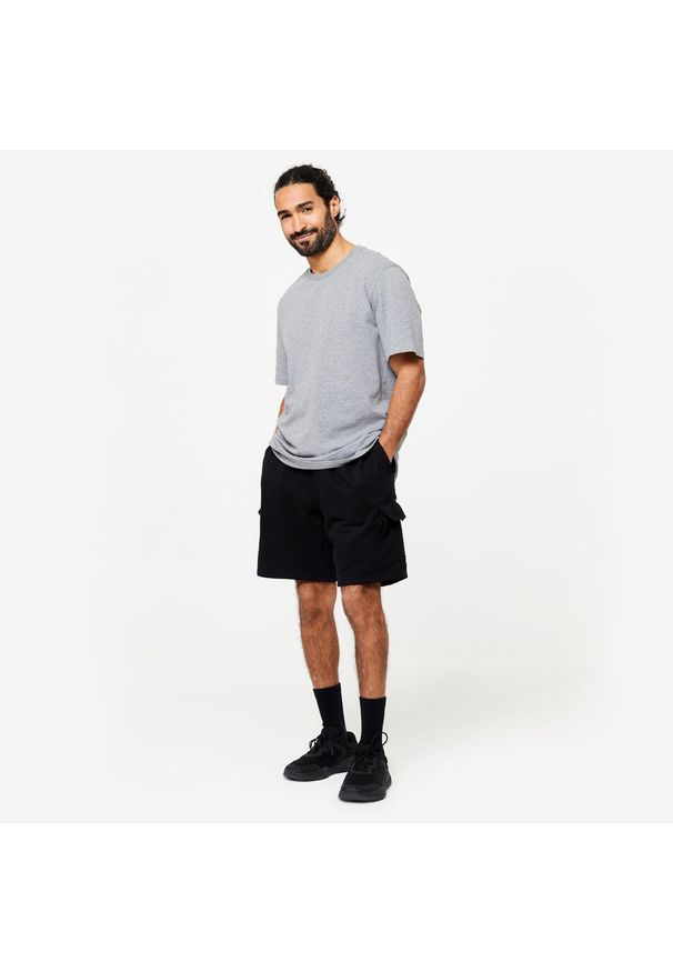 DOMYOS - Koszulka z krótkim rękawem męska Domyos Gym & Pilates. Kolor: szary. Materiał: tkanina, elastan, prążkowany, bawełna, materiał. Długość rękawa: krótki rękaw. Długość: krótkie. Sport: joga i pilates