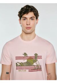 Big-Star - Koszulka męska z nadrukiem różowa Regger 600. Okazja: na spacer. Kolor: różowy. Materiał: materiał, bawełna, skóra, dzianina. Wzór: nadruk. Sezon: lato. Styl: klasyczny #6