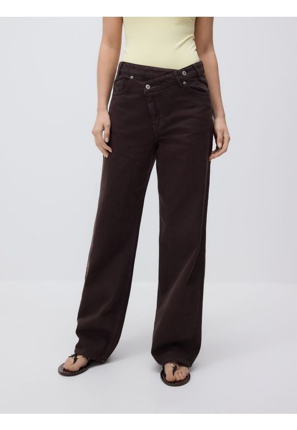 Reserved - Jeansy wide leg z asymetrycznym zapięciem - dark grey jeans. Stan: podwyższony