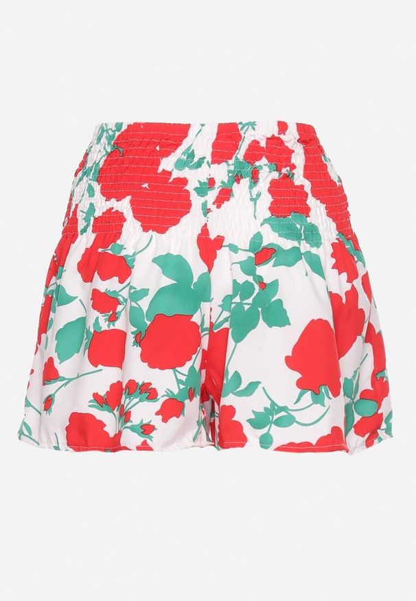 Born2be - Biało-Czerwone Szorty w Kwiaty z Szeroką Gumką w Pasie Koraline. Okazja: na spacer. Kolor: biały. Wzór: kwiaty. Sezon: lato