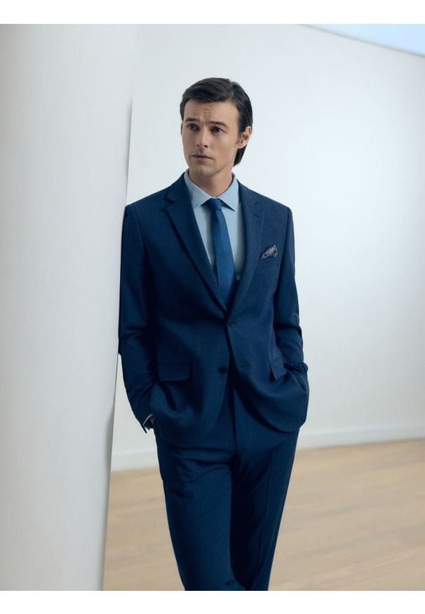 Reserved - Marynarka slim fit z dodatkiem wiskozy i elastanu - granatowy. Kolor: niebieski. Materiał: elastan, wiskoza