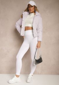 Renee - Jasnofioletowa Kurtka z Szerokim Pikowaniem i Nieodpinanym Kapturem Ninilira. Okazja: na co dzień. Kolor: fioletowy. Materiał: jeans. Długość rękawa: długi rękaw. Długość: długie. Styl: casual, elegancki #4