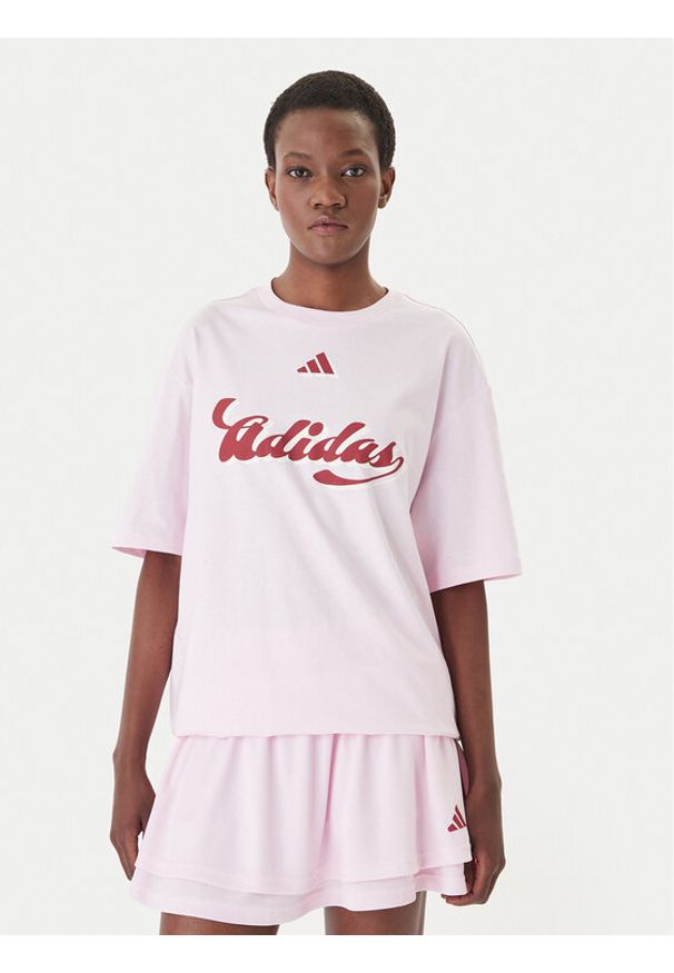 Adidas - adidas T-Shirt House Of Tiro Graphic KB7169 Różowy Oversize. Kolor: różowy. Materiał: bawełna