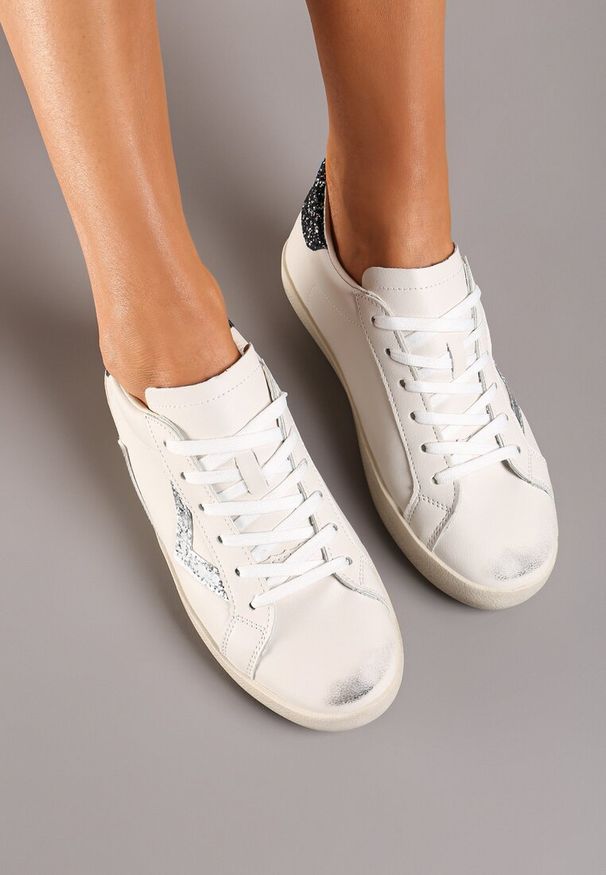 Renee - Biało-Czarne Sneakersy Sznurowane z Cholewką przed Kostkę z Brokatem Toneri. Wysokość cholewki: przed kostkę. Kolor: biały. Materiał: jeans. Szerokość cholewki: normalna. Wzór: aplikacja. Obcas: na obcasie. Wysokość obcasa: niski. Sport: turystyka piesza