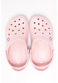 Crocs - Klapki. Nosek buta: okrągły. Kolor: różowy