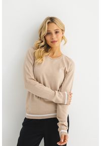 LEKKI SWETER JANE BEŻOWY S - Flawless. Okazja: na co dzień. Kolor: beżowy. Materiał: kaszmir, tkanina, skóra, jedwab, bawełna, jeans. Długość: krótkie. Wzór: paski. Styl: sportowy, casual, elegancki