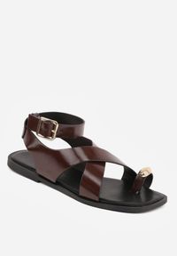 Born2be - Ciemnobrązowe Sandały Typu Japonki z Metaliczną Ozdobą Meledra. Okazja: na co dzień. Zapięcie: pasek. Kolor: brązowy. Materiał: jeans. Wzór: aplikacja. Sezon: lato. Styl: casual, klasyczny, elegancki #5