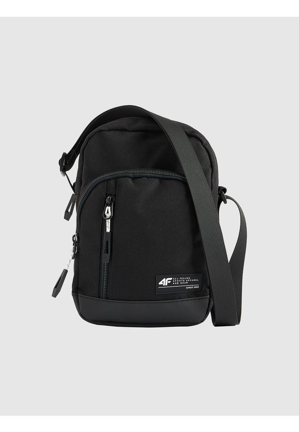 4f - 4F Saszetka - czarna Uniwersalny. Kolor: czarny. Materiał: materiał