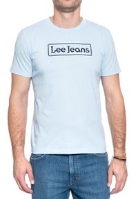 Lee - MĘSKI T-SHIRT LEE LEE JEANS TEE SKY BLUE L65LFENR. Kolor: niebieski. Materiał: jeans #3