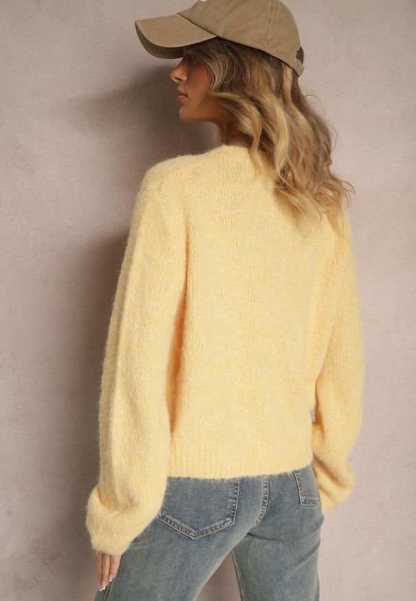 Renee - Żółty Klasyczny Kardigan o Prostym Kroju Riavara. Okazja: na spotkanie biznesowe. Kolor: żółty. Materiał: jeans. Wzór: gładki. Styl: klasyczny