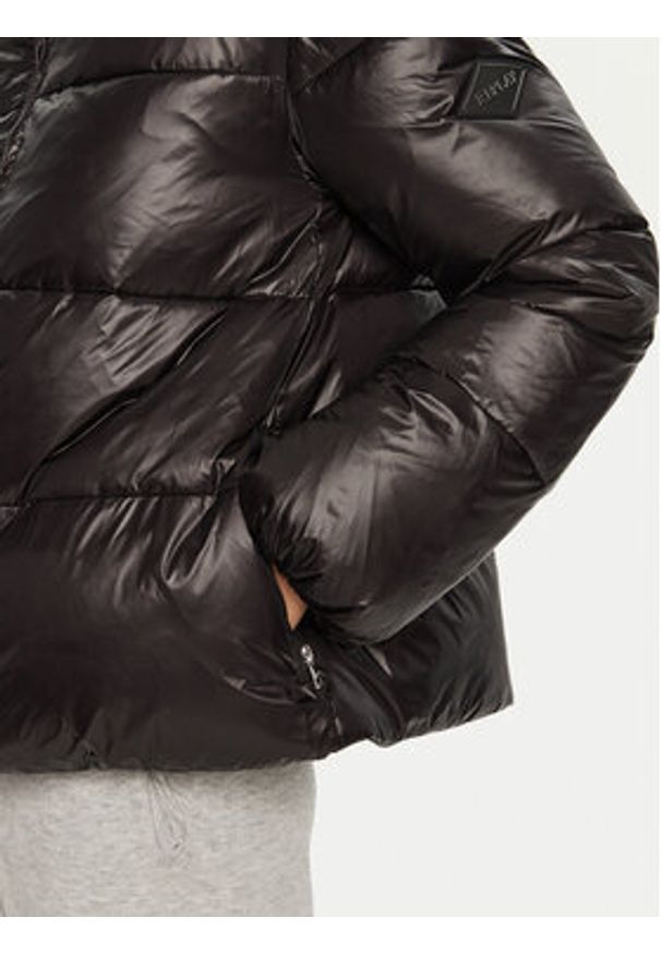 Replay - REPLAY Kurtka zimowa W7855 .000.84988 Czarny Regular Fit. Kolor: czarny. Materiał: syntetyk. Sezon: zima