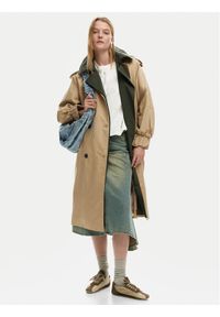 Desigual Trencz Chaq Polo 26SWEW12 Brązowy Regular Fit. Typ kołnierza: polo. Kolor: brązowy. Materiał: bawełna #1