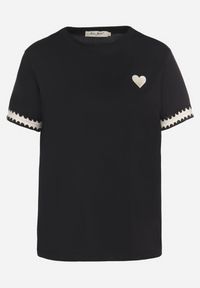 Born2be - Czarny T-shirt z Bawełny Ozdobiony Sercem Firiane. Okazja: na co dzień. Kolor: czarny. Materiał: bawełna. Wzór: aplikacja. Styl: klasyczny, casual #7