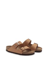 Klapki damskie Birkenstock Arizona. Zapięcie: bez zapięcia. Kolor: brązowy. Materiał: skóra. Szerokość cholewki: normalna. Sport: turystyka piesza