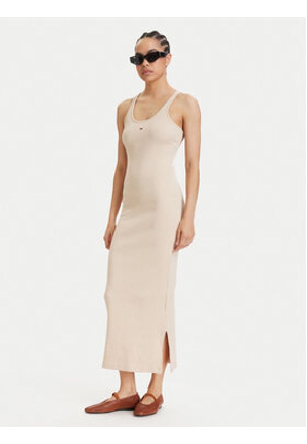 Tommy Jeans Sukienka letnia Racerback DW0DW22329 Beżowy jasny Slim Fit. Kolor: beżowy. Materiał: bawełna. Sezon: lato