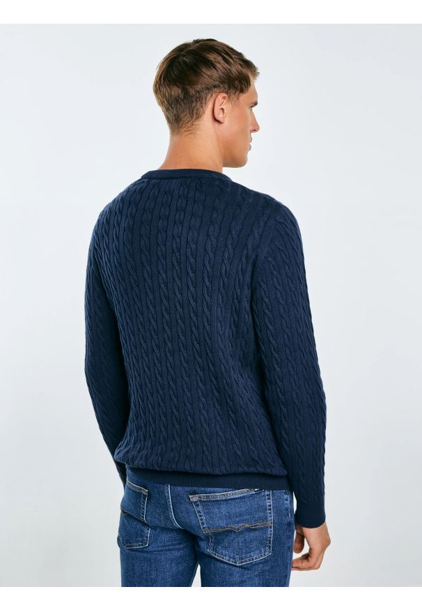 Big-Star - Sweter męski ze splotem warkoczowym granatowy Amaris 403. Okazja: na co dzień. Kolor: niebieski. Materiał: dzianina, bawełna, jeans. Wzór: ze splotem. Styl: casual, elegancki, klasyczny