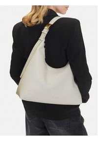 Calvin Klein Torebka Hardware Strap Hobo Shoulder Bag K60K613031 Biały. Kolor: biały. Materiał: skórzane