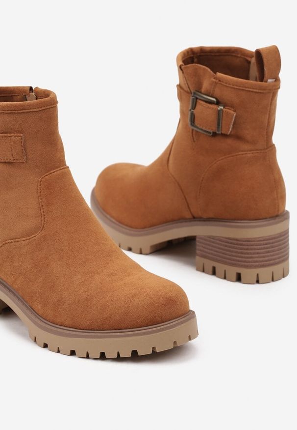 Born2be - Brązowe Klasyczne Botki z Ozdobnym Paskiem Arstema. Zapięcie: pasek. Kolor: brązowy. Materiał: jeans. Wzór: aplikacja. Sezon: jesień, zima. Obcas: na obcasie. Styl: klasyczny. Wysokość obcasa: średni