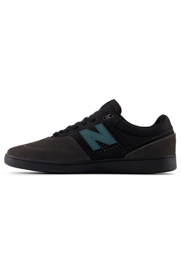 Buty męskie New Balance Numeric NM508TAC – czarne. Kolor: czarny. Materiał: zamsz, skóra, dresówka, materiał, syntetyk. Szerokość cholewki: normalna. Wzór: nadruk. Sport: skateboard