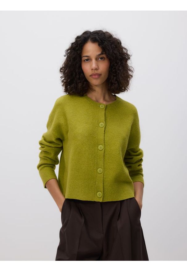 Reserved - Kardigan z obniżoną linią ramion - oliwkowy. Kolor: oliwkowy. Materiał: dzianina, wełna