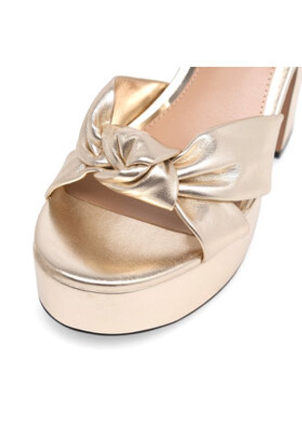 Nine West Sandały WFA2634-1 Złoty. Kolor: złoty. Materiał: syntetyk, skóra