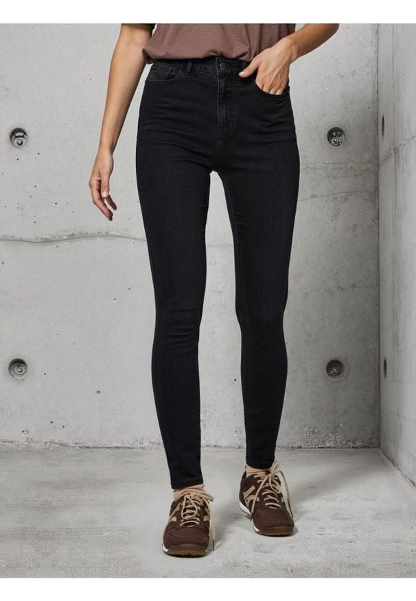 Sinsay - Spodnie jeansowe skinny - czarny. Kolor: czarny