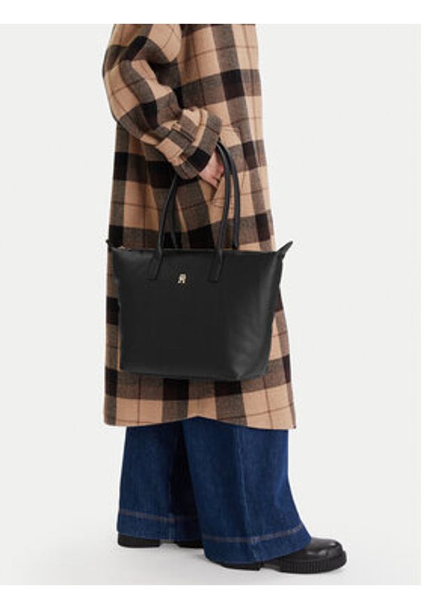 TOMMY HILFIGER - Tommy Hilfiger Torebka Popette Soft AW0AW17705 Czarny. Kolor: czarny. Materiał: skórzane