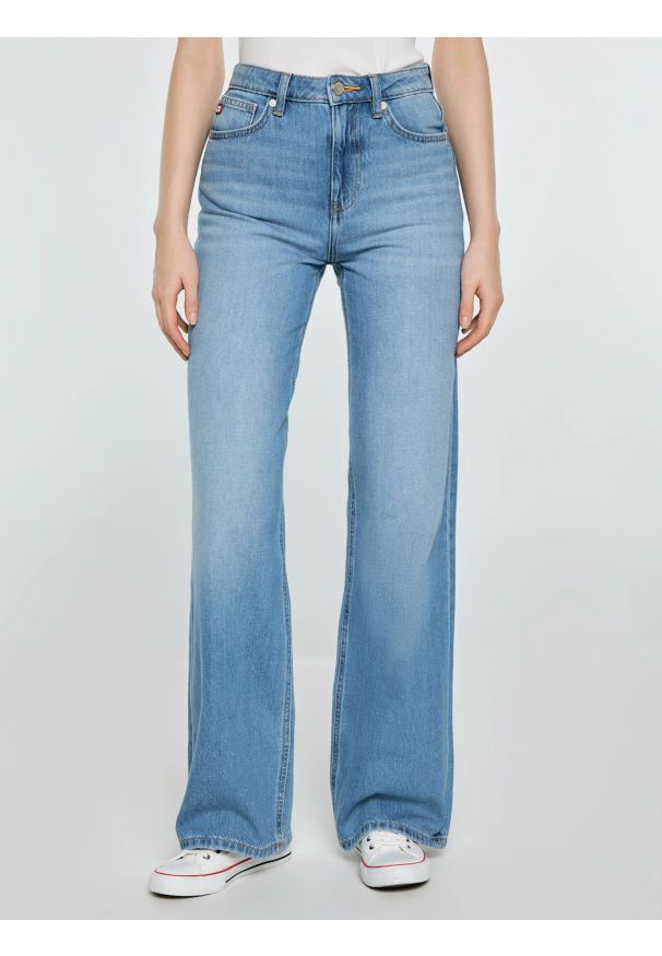 Big-Star - Jeansy damskie z szeroką nogawką niebieskie Atrea 111. Stan: podwyższony. Kolor: niebieski. Sezon: lato. Styl: vintage, retro, klasyczny