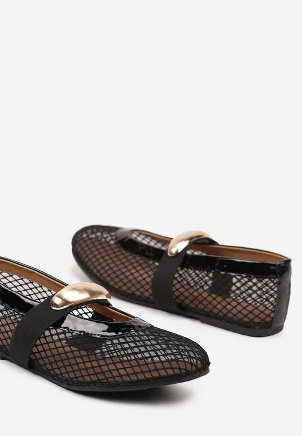 Born2be - Czarne Siateczkowe Balerinki z Metalową Ozdobą Tatolira. Okazja: na co dzień. Kolor: czarny. Materiał: jeans. Wzór: aplikacja. Styl: casual, elegancki, klasyczny