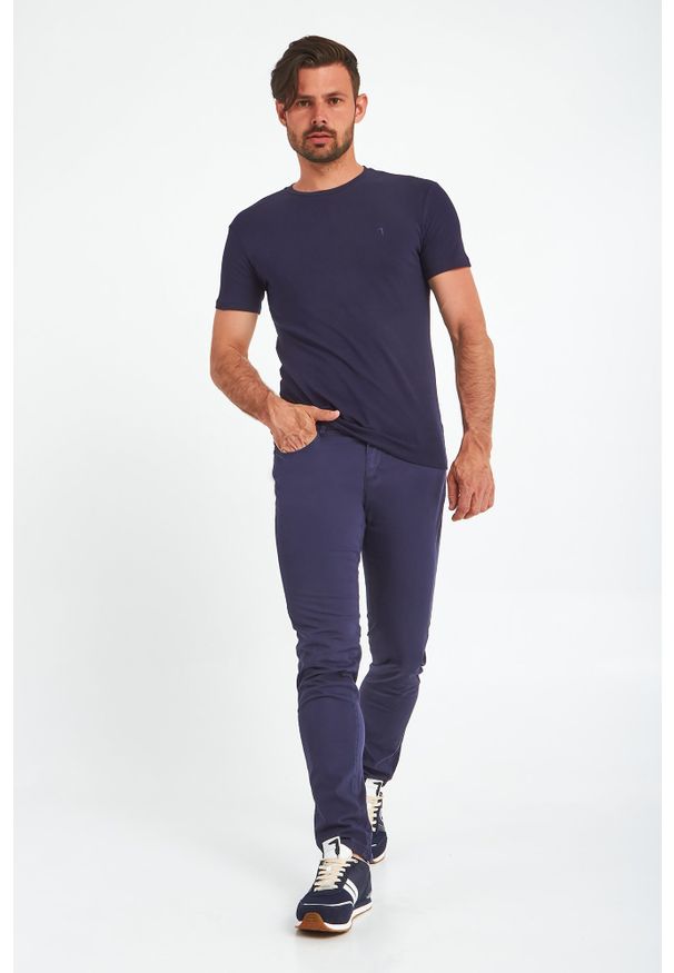 Trussardi Jeans - T-SHIRT TRUSSARDI. Wzór: haft. Styl: klasyczny