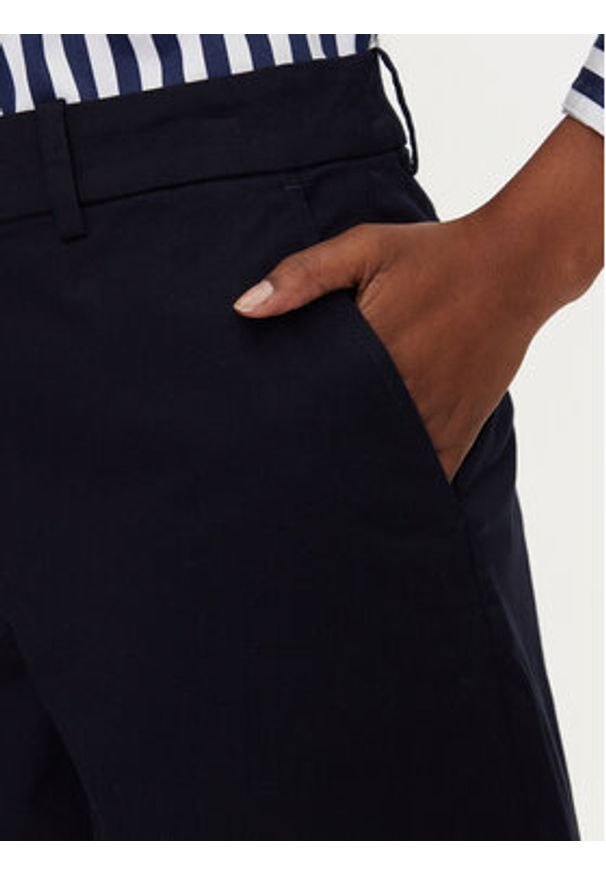 GANT - Gant Szorty materiałowe 4020119 Granatowy Regular Fit. Kolor: niebieski. Materiał: bawełna